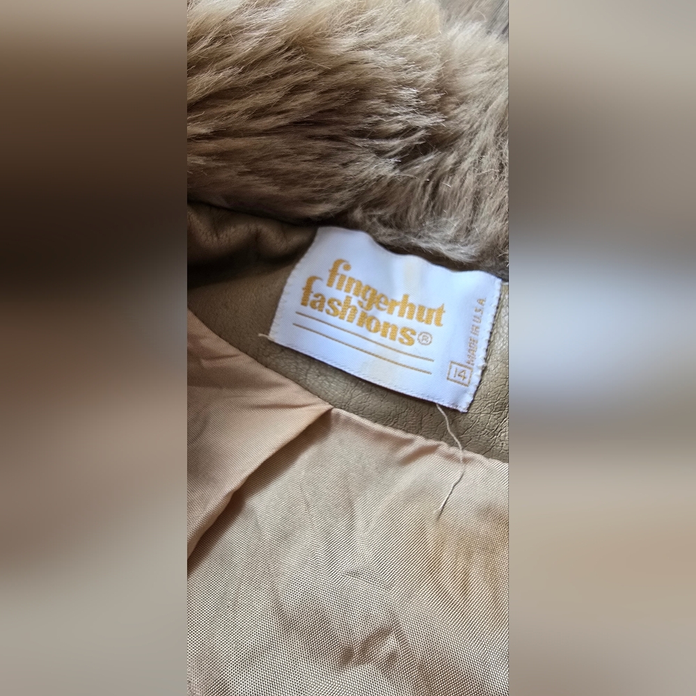 Vintage Fingerhut Fashion Faux Fur Tan Coat - Picture 8 of 9